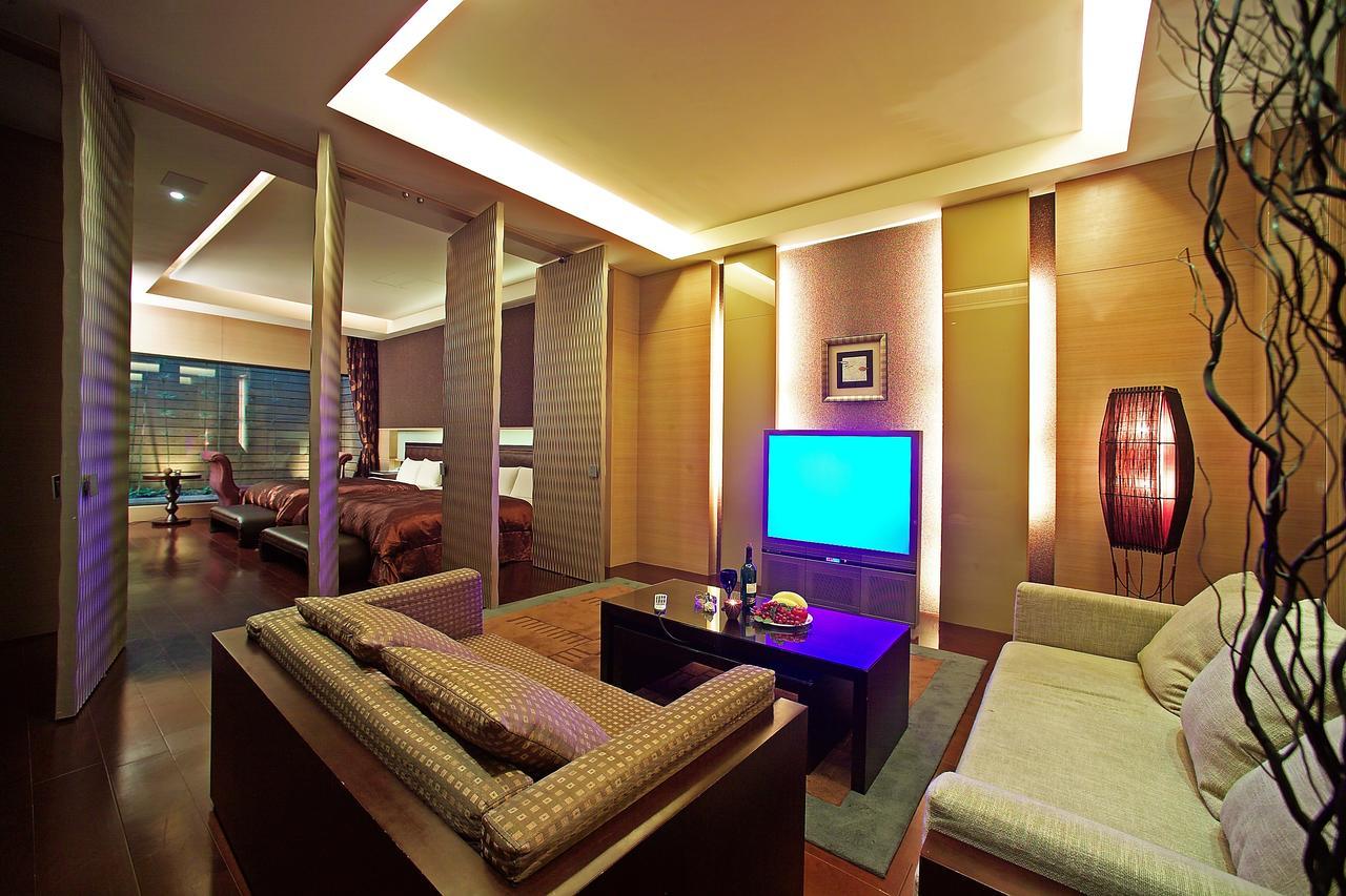 Spring Spa Motel 大里区 エクステリア 写真