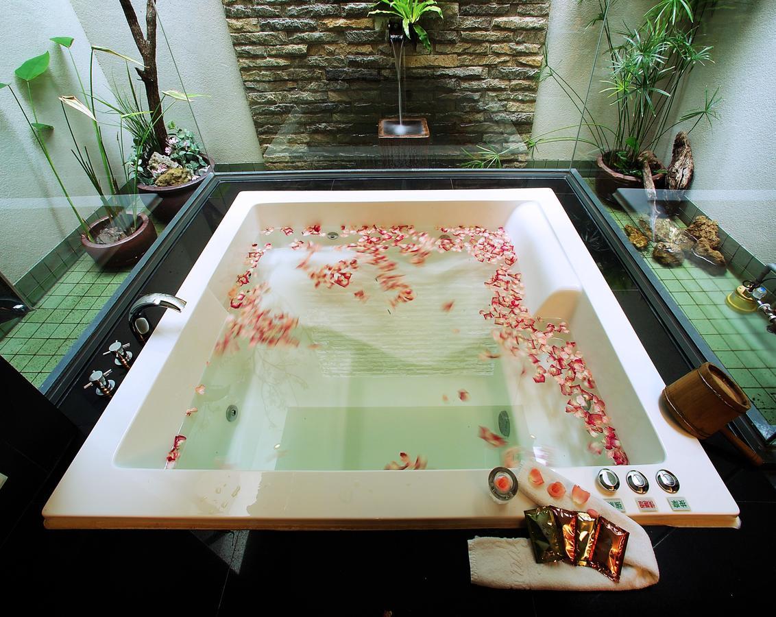 Spring Spa Motel 大里区 エクステリア 写真
